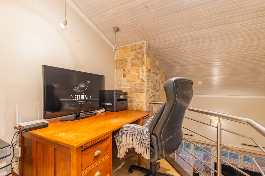 4 Bedroom Property for Sale in Schoongezicht Western Cape